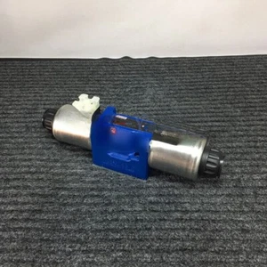 Rexroth 4WE10G50/EG24N9K4/M R901278768 4WE 10 G50/EG24N9K4/M solenoid valve - Picture 1 of 1