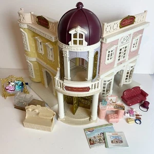 Sylvanian Families Town Grand Department Store Gift Set With Accessories - Picture 1 of 16