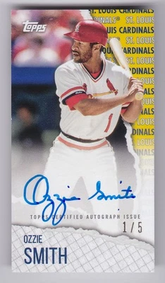 Camiseta Topps Rip Ozzie Smith Gold Mini Auto 2021 #RIPAU-OS 1/5 Cardinals # Foto 1 de 2