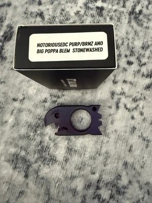 Bomba de cerveja Notorious EDC Big Poppa roxo/bronze ano lavado em pedra - Imagem 1 de 4