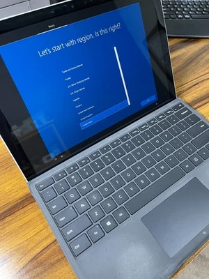 GOOD CONDITION Microsoft Surface Pro 7 Tablet 12.3" 128GB 8GB i5 w/Accessories - Image 1 of 4