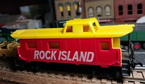 RTR Tyco Rock Island RAILROAD Red/Yellow Caboose Ho=1/87 MISSING PIECE-BUILT - Picture 1 of 14