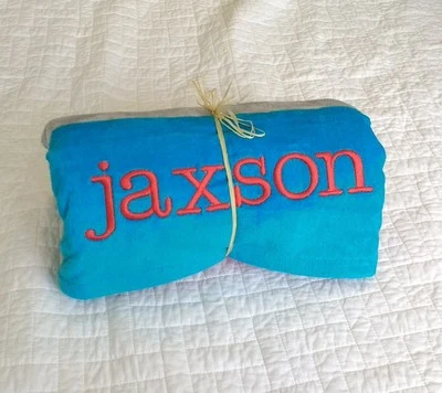 Nuevo POTTERY BARN Niños Niños Toalla de Playa Monograma JAXON Pulpo Rojo Foto 1 de 4