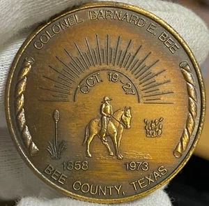 BEEVILLE, TX. MEDALLA DE BRONCE, BEE COUNTY WESTERN WEEK 1973~CORONEL BARNARD BEE - Imagen 1 de 2