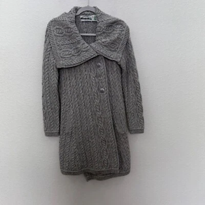 Cárdigan suéter tejido con botones de lana merino gris Aran Crafts Ireland mediano para mujer Foto 1 de 4