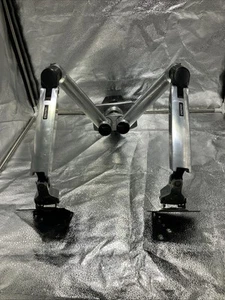 Ergotron LX Dual Side-by-Side Arm Monitor Mount Polished Aluminum 45-245-026 - Afbeelding 1 van 5