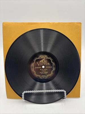 Jimmie Rodgers-Blue Yodel / Away Out On The Mountain 78 RPM 1928 Victor-21142 - Imagem 1 de 4