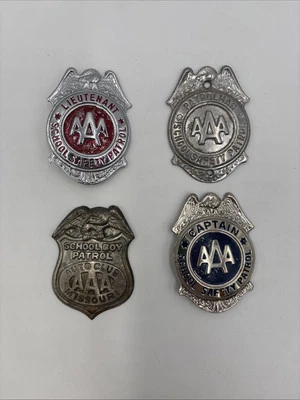 Cuatro insignias de patrulla de seguridad escolar AAA de los años 50 muy buen estado Foto 1 de 4