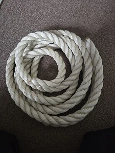 4.8m Braided Marine Rope. 8cm Circumference. 2.5cm Diameter. Unused - Picture 1 of 3