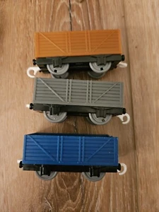 Mattel Trackmaster Thomas & Friends 3 Car Lot; Unmarked Gondolas - Picture 1 of 6
