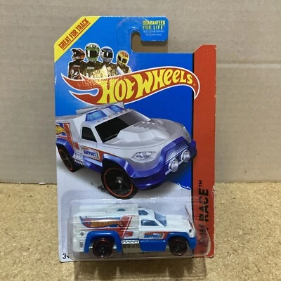 2013 New Mattel Hot Wheels HW Race Rescue Duty 105/250 - Image 1 of 2