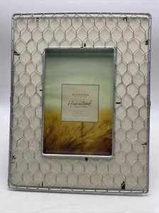 Sonoma Picture Frame Distressed Wood Chicken Wire Farmhouse Homestead 4x6" NEW - Picture 1 of 11
