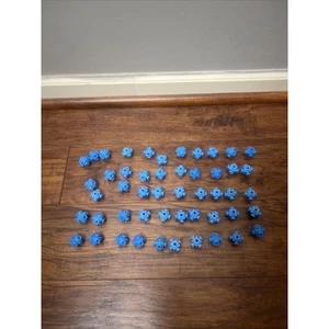 Lote de 50 conectores de tuerca de 6 clavijas azul Construx de colección - piezas de juguete de construcción - Imagen 1 de 3