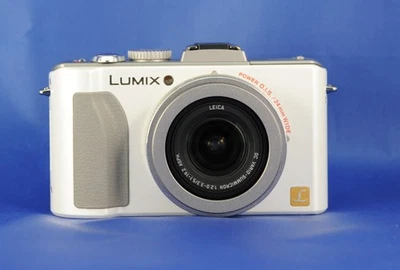 Цифровая камера PANASONIC Lumix DMC-LX5 — 10,1 Мп / HD / f2 Leica — отличное состояние - Изображение 1 из 4