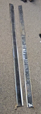 Buick Wildcat 1967 juego de molduras basculantes inferiores DG Foto 1 de 4