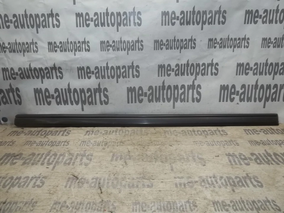 1986-1989 MERCEDES BENZ E CLASS W124 OEM RIGHT FRONT UPPER DOOR MOLDING MOULDING - Image 1 of 4