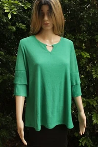 Table Eight SizeL Top Emerald Green Exquisite Middle Gold Bar 3/4 Ruffle Sleeve - Picture 1 of 6