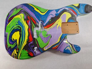 Cuerpo de bajo multicolor Alder P - se adapta a cuellos de guardabarros J1871 - Imagen 1 de 10
