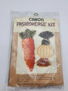 VTG Caron Fashionease 1981 kit Magnets Carrot and Onion Plastic Canvas Kitchen - Picture 1 of 4