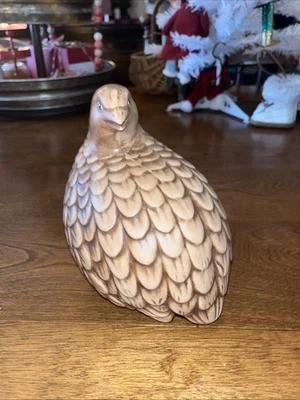 Estatuilla de codorniz de colección de cerámica pintada a mano diseño acabado texturizado Foto 1 de 4