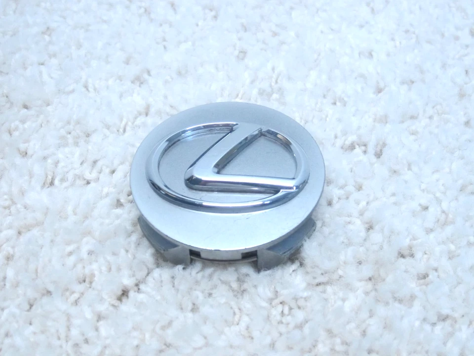 LEXUS IS250, IS350, LS430, RX350, RX450h, SC430 OE CENTER CAP 42603-30590 #2C-12 - Image 1 of 2