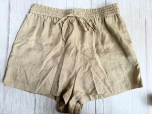 Pantaloncini Zara beige opaco raso medio alto UK10 EU38 US6 NUOVI - Foto 1 di 6