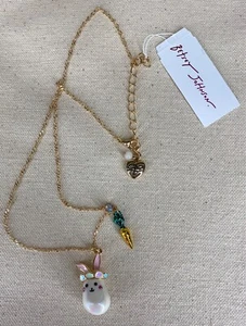 Betsey Johnson Gold Tone Pearl Critters Bunny Pendant Necklace Carrot Charm NWT - Picture 1 of 5