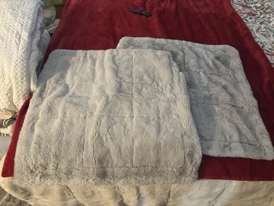 Pottery Barn Navidad Cama Vacaciones Almohada Piel Falsa Terciopelo Fiesta Esquí Gris Set 2 " Foto 1 de 4