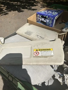 LAND ROVER DISCOVERY 2 99-04 Sun Shade Visor Right Side - Picture 1 of 1