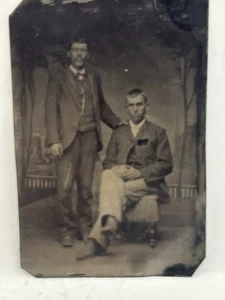 Tintype. 1/6 Zwei junge Männer. Enge Freunde Foto - Bild 1 von 2