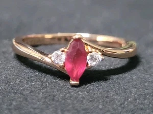 Natural Ruby 925 Sterling Silver Gold Plated Ring Size 7.25 1051 - Picture 1 of 6