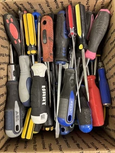 Lot A HUGE Lot Of Screwdrivers Phillips Flat Allen Head More See Pics Box - Imagen 1 de 10
