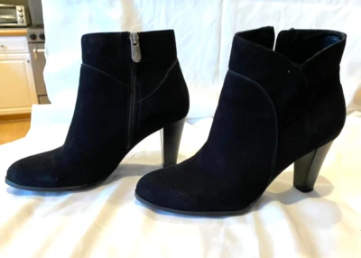 Adrienne Vittadini 6.5 Tanae Black Suede 3" Heel Ankle Booties Inside Zip IN BOX - Изображение 1 из 4