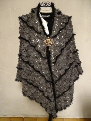 CHALE AU CROCHET FAIT MAIN - Photo 1/4