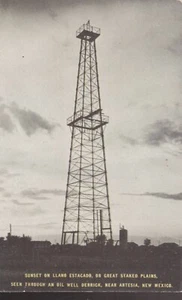 Puesta de sol en Llano Estacado vista a través de Well Derrick cerca de Artesia, casi nuevo - Imagen 1 de 2