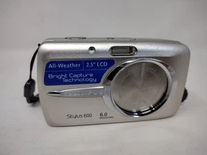 Olympus Stylus 600 Digital 6.0MP Digitalkamera — getestet. NUR KAMERA. - Bild 1 von 3