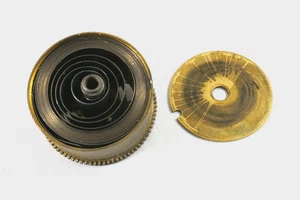 Federhaus mit Feder für Großuhren, alt, gebraucht, Ø - 49 mm, Höhe 25 mm - Bild 1 von 3