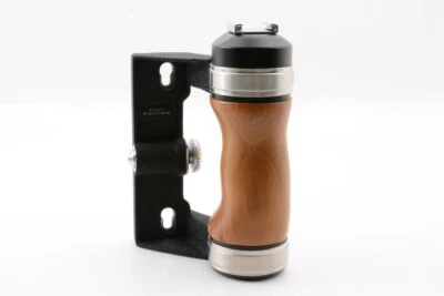 [Mint++] Asahi PENTAX Hot Shoe Wood Hand Grip for 6x7 67 67II From Japan - Image 1 of 4