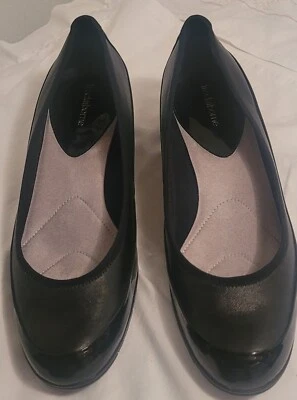 Liz Claiborne Black Women’s Sz 10 M ‘Stacy’ Patent /Leather Upper Wedge Heel - Image 1 of 4