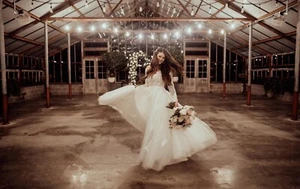 Casa Blanca Wedding gown - Picture 1 of 12