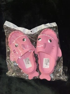 Pink Shark/ Fish Comfort Slide For Girls Size 4 US - Picture 1 of 3