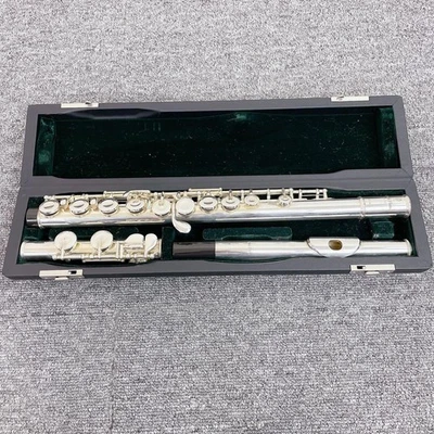 Pearl PF-525 Flute Good Condition Used With Hard Case - Image 1 of 4