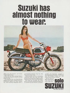 1967 Suzuki 250 X-6 Scrambler Motorrad - Sexy Bikini Girl Bein - Print Ad Photo - Bild 1 von 1
