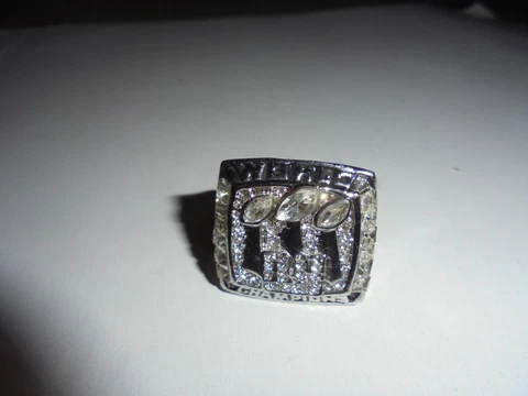 2008 VINTAGE NEW YORK FOOTBALL GIANTS MANNING SUPER BOWL CHAMPIONS REPLICA RING Cover