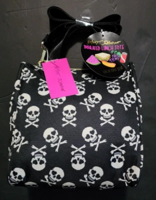 Bolso refrigerador Betsey Johnson calavera pirata y huesos aislado almuerzo Foto 1 de 3