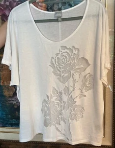 Vanity Women's Shirt Top Sz.2 XL White Color With Rose 90% Viscose 10% Polyester - Picture 1 of 11