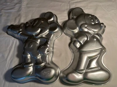 2er Set Vintage Wilton Disney Mickey Mouse Aluminium Kuchenformen Silber 1978 & 95 - Bild 1 von 4