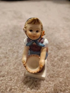 Hummel Little Helper #73 Girl With Basket Figure 4 1/8 inches Missing Bow - Picture 1 of 5