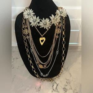 Collar multicapa Six Signature Faith tono oro/plata con detalles florales - Imagen 1 de 5
