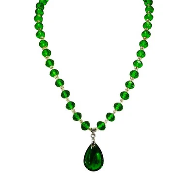 Collar colgante lágrima cuentas vidrio verde con cuentas verde oscuro claro y blanco Foto 1 de 4